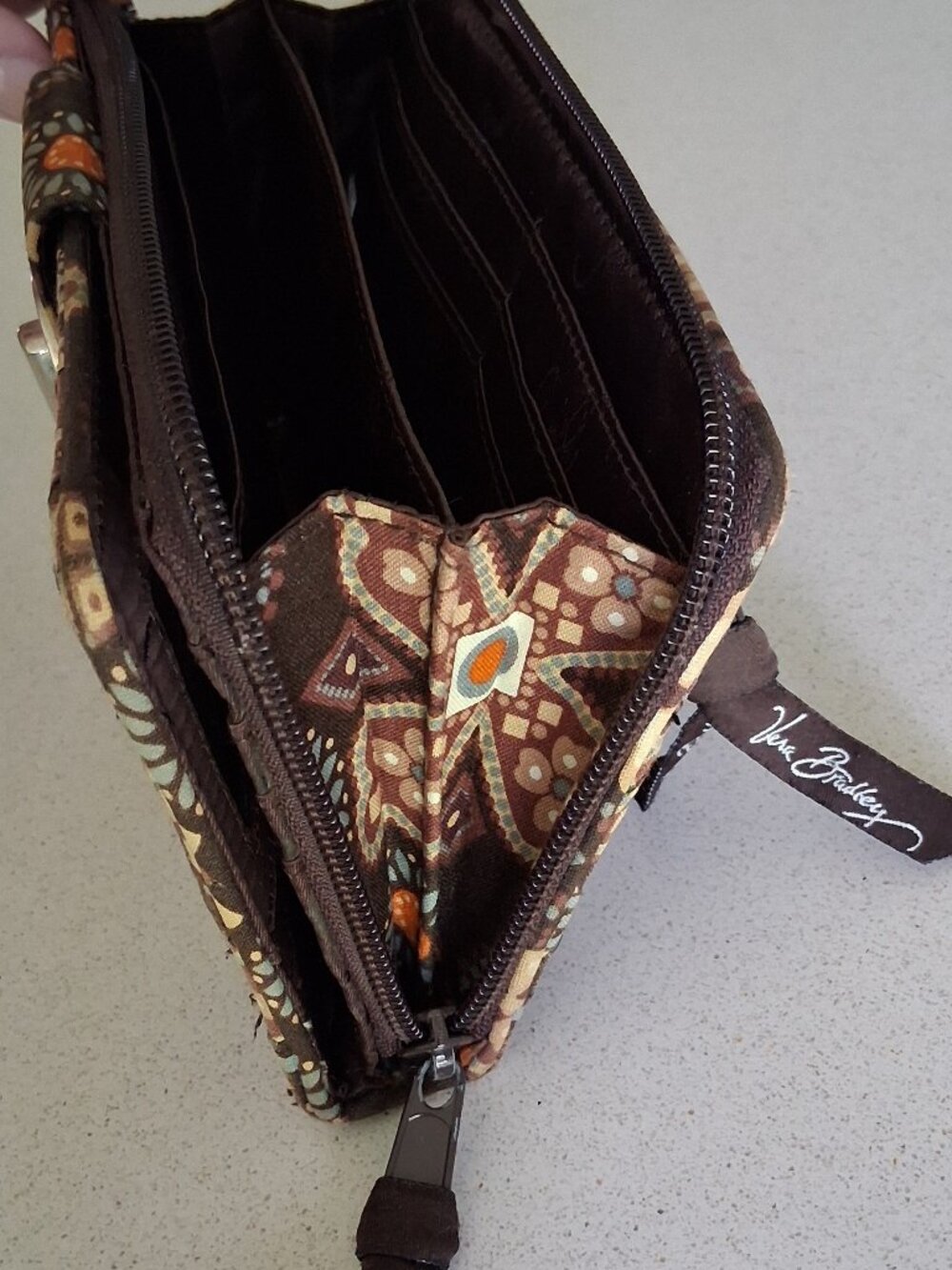 Vera Bradley Turn-lock & Zip-Around Wallet in Canyon "Retired" Pattern - Picture 9 of 13